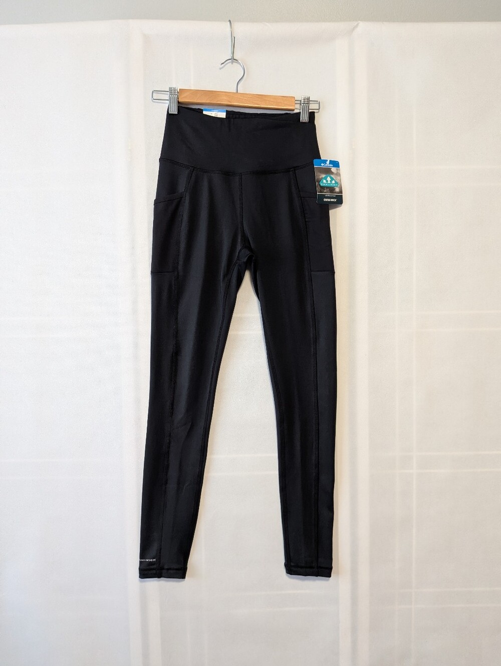 Columbia Women's Black featuring the Omni-Wick performance technology Size XS